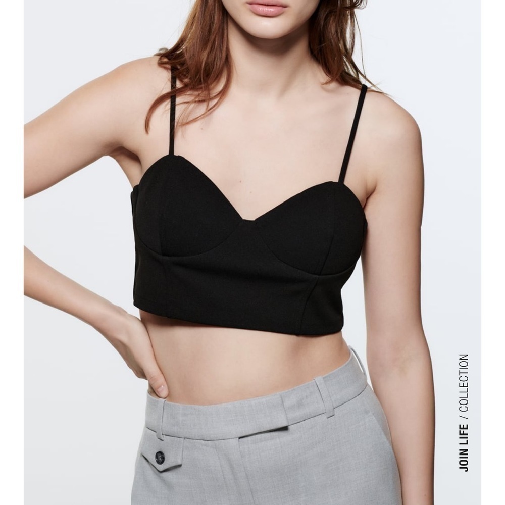 Zara STRAP CROP TOP
BLACK​